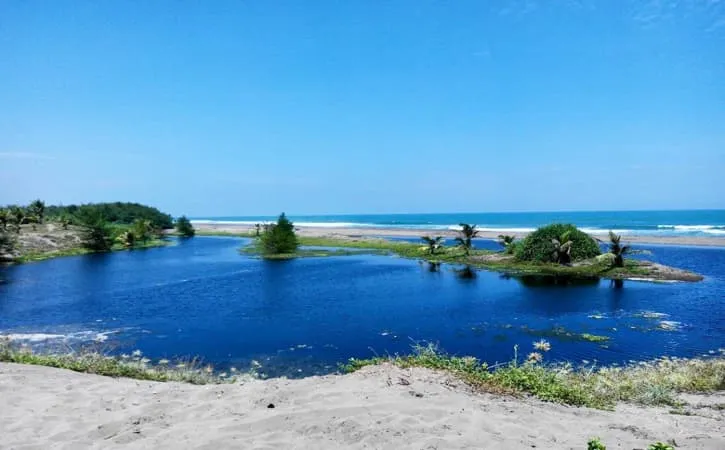 Pantai Bopong