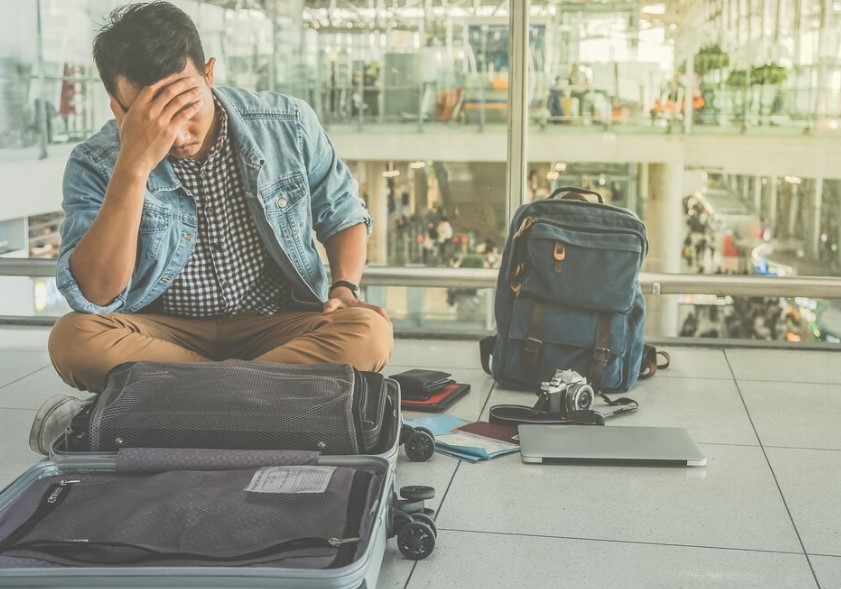 Menghadapi Situasi Darurat Saat Traveling Sendiri