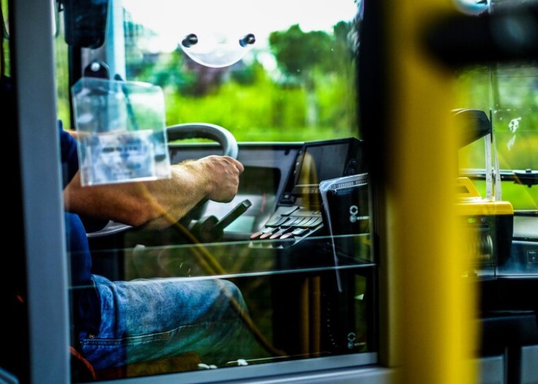 Cek Transportasi Umum di Luar Negeri