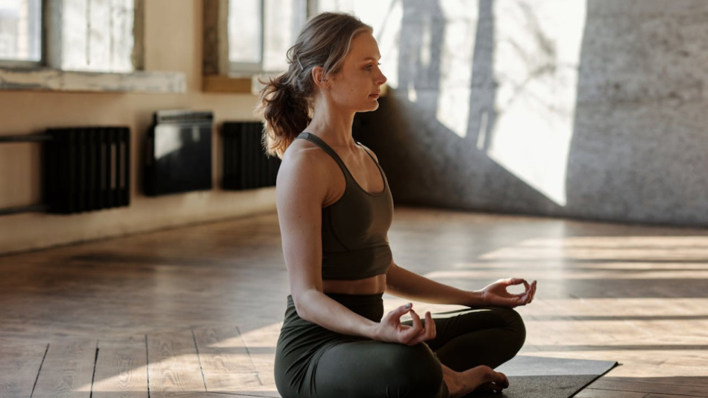 Holistik Journey 2026 Yoga Ringan & Meditasi Harian