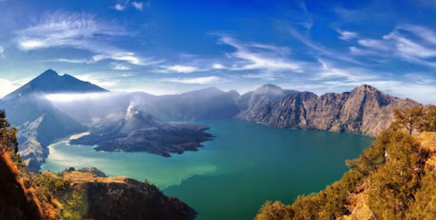 Hiking ke Gunung Rinjani: Perjalanan yang Bikin Capek Tapi Malah Mau Balik Lagi!